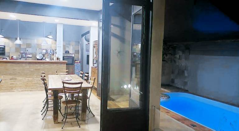 Vacation home with pool — photo 5