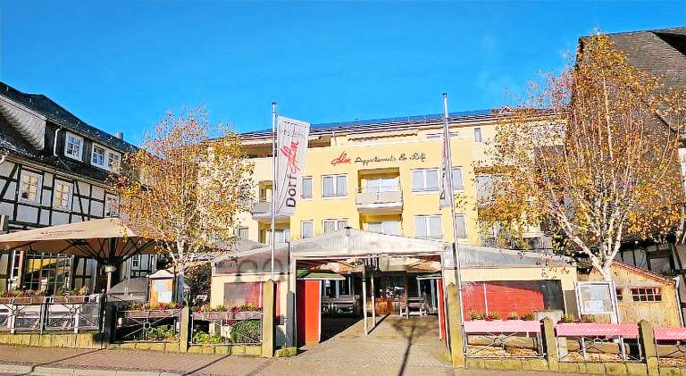 Serviced apartment with terrace & pool | Pet-friendly — photo 2