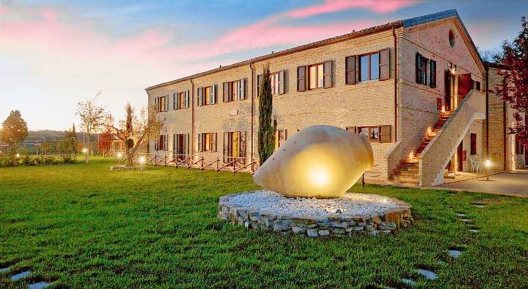 Child-friendly beautiful farm with pool, garden & barbecue | Dogs allowed — photo 3