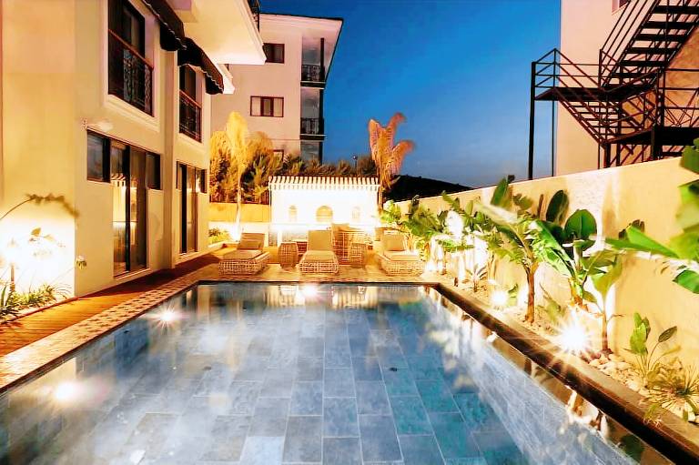 Bed & Breakfast  Çeşme