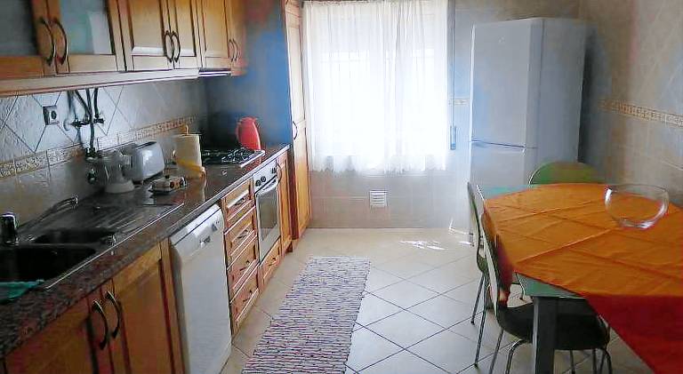 Holiday apartment with 2 rooms for 4 persons in Leiria