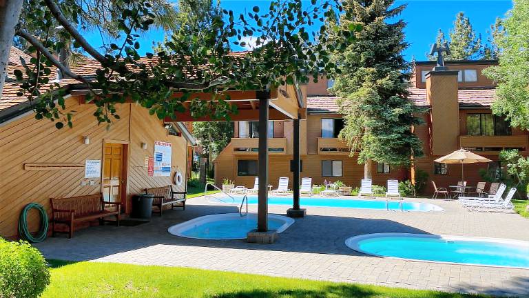Condo with sauna & BBQ | Mountain view in Mammoth Lakes, CA