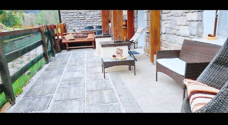 Fully equipped wonderful holiday apartment with yard, hot tub & private pool | Perfect for remote work | Pet-friendly — photo 5