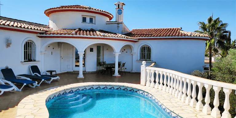 Villa 'Ma-Nita' with Sea View, Wi-Fi, and Air Conditioning in Denia