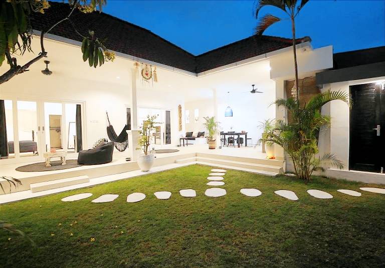 Vacation home with private pool & yard | Suitable for remote work | Dogs allowed — photo 3