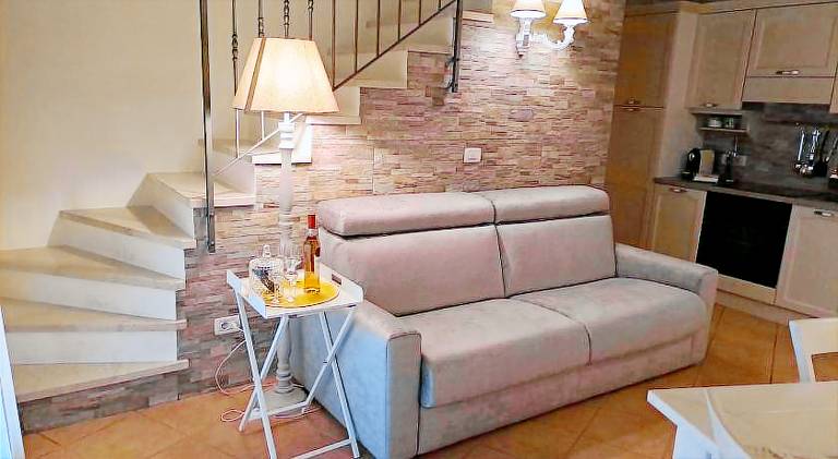 Charming villa with BBQ, private pool & garden | Pets allowed — photo 2