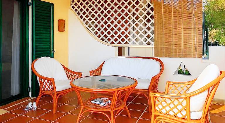 Villa with barbecue, patio & garden — photo 2