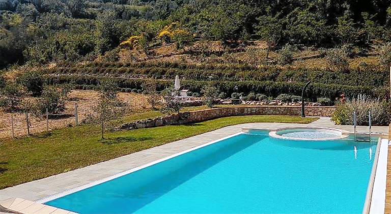 Farm with pool, patio & garden | Pets allowed — photo 2
