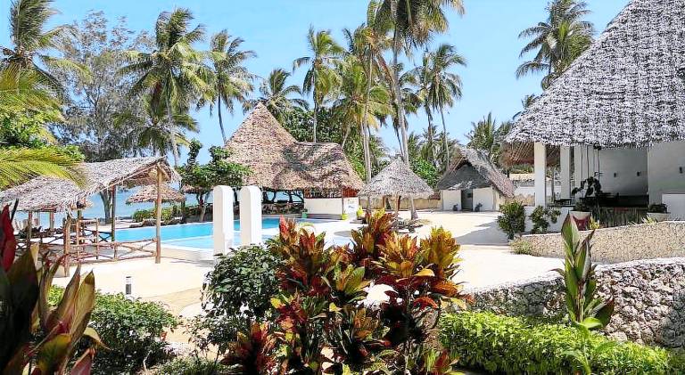 MANOLO Beach Resort — photo 4