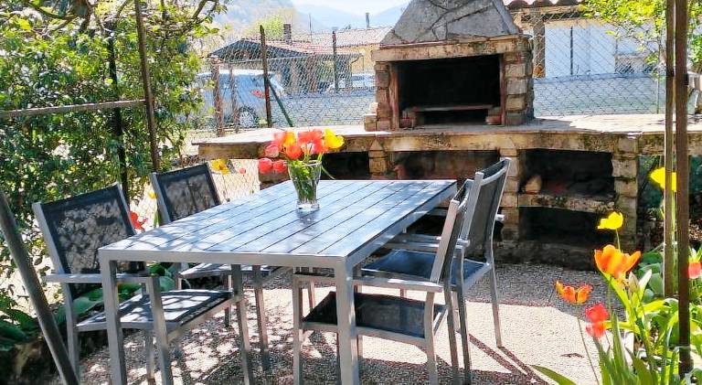 Fully equipped wonderful holiday apartment with yard, BBQ & patio | Dogs allowed — photo 5