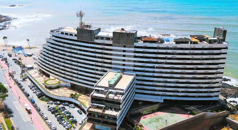 Holiday apartment with pool in Santos