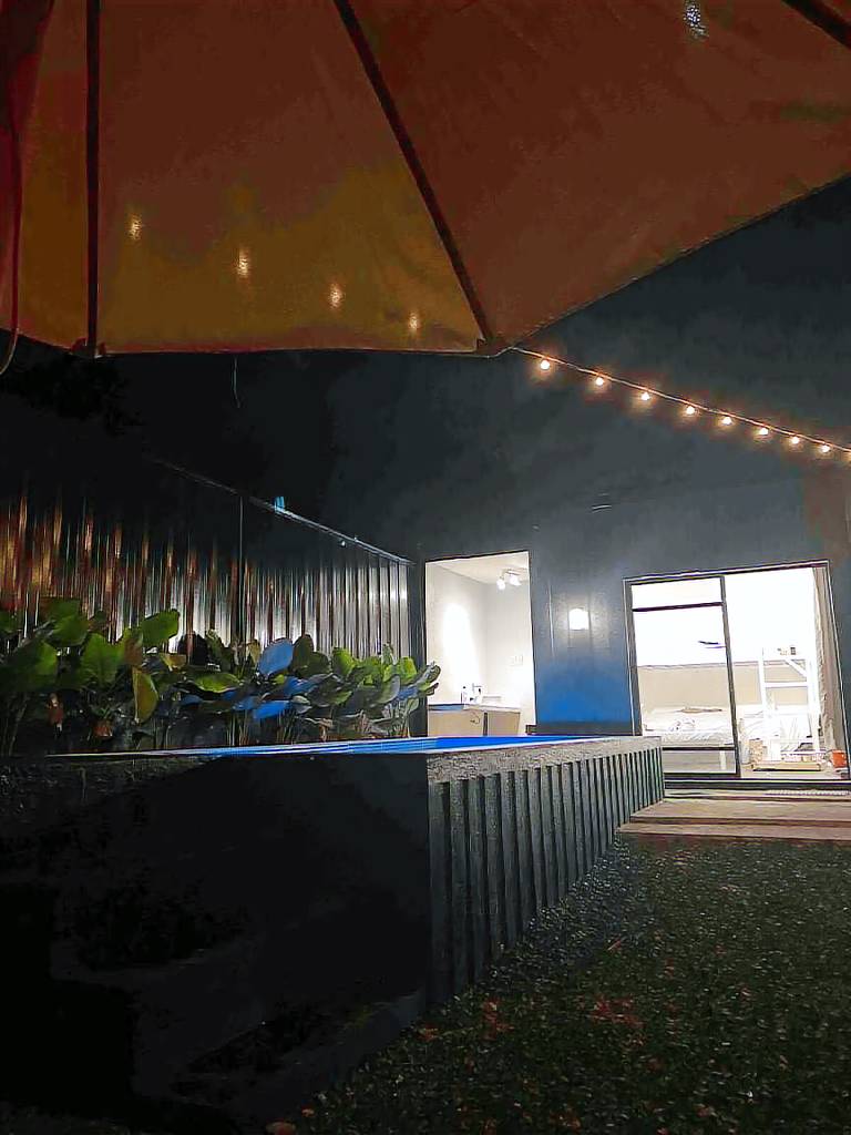 Vacation home with pool, grill & garden — photo 5