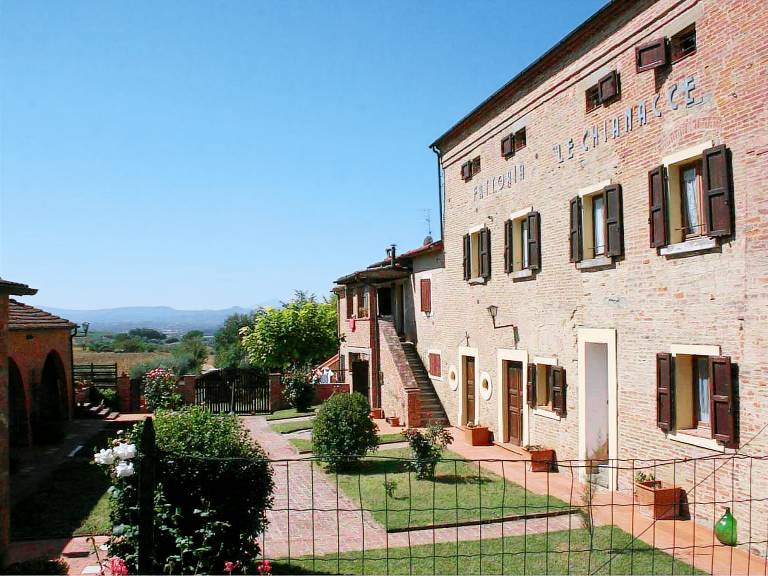 Rental apartment with yard, terrace & pool | Good for workation | Pets allowed in San Casciano dei Bagni