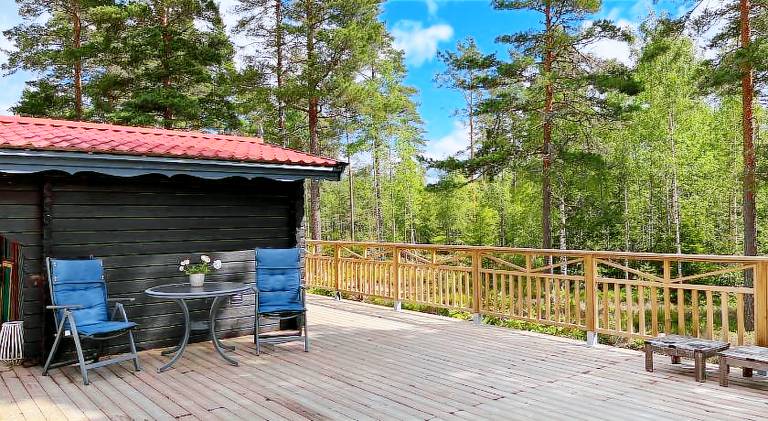 Timber cottages with jacuzzi and sauna near lake Vanern — photo 2