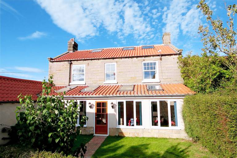 Farmhouse  Fylingthorpe