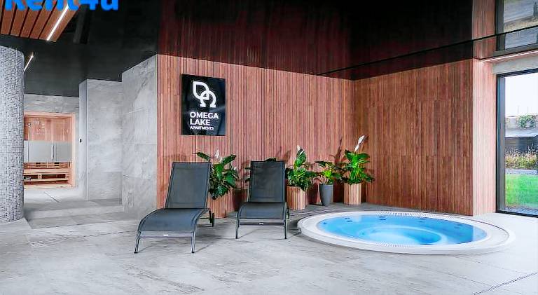 Apartment with pool & hot tub — photo 5