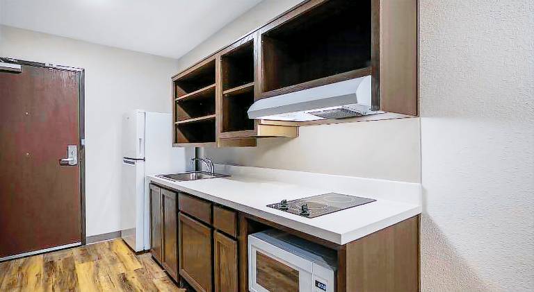 WoodSpring Suites Milwaukee - Menomonee Falls — photo 4