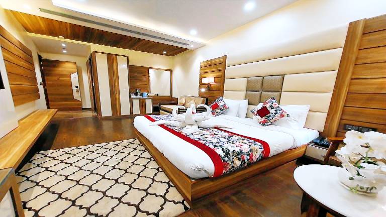 Hotel Makhan Residency