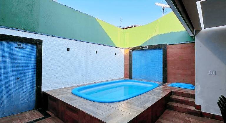 Vacation home with pool — photo 3