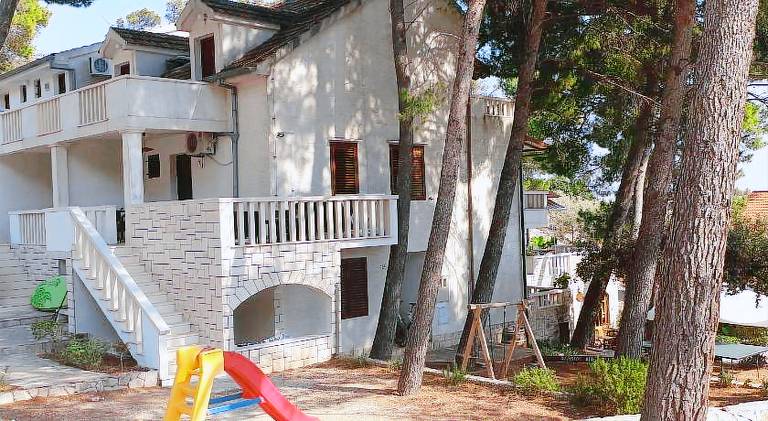 Apartments and rooms with parking space Jagodna, Hvar - 24399 — photo 3