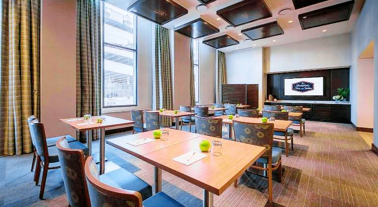 Hampton Inn & Suites Washington D. C./Navy Yard Area — photo 3