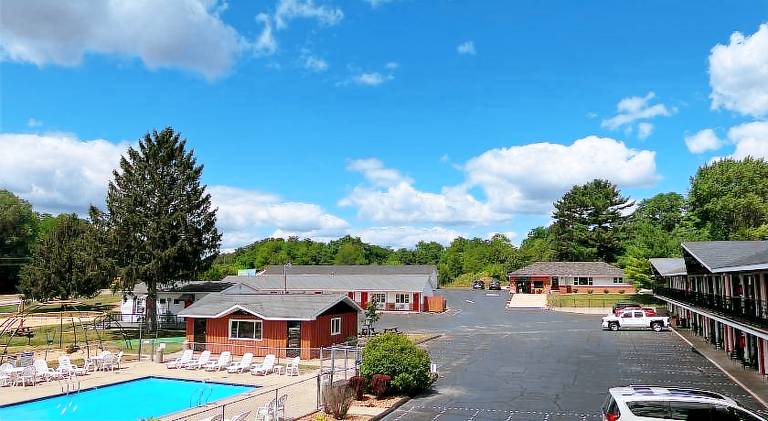 All Star Inn & Suites in Wisconsin Dells, WI