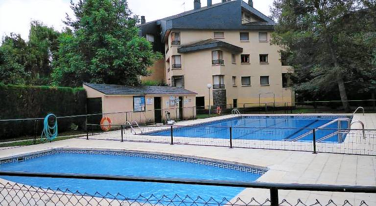 Holiday apartment with pool — photo 3