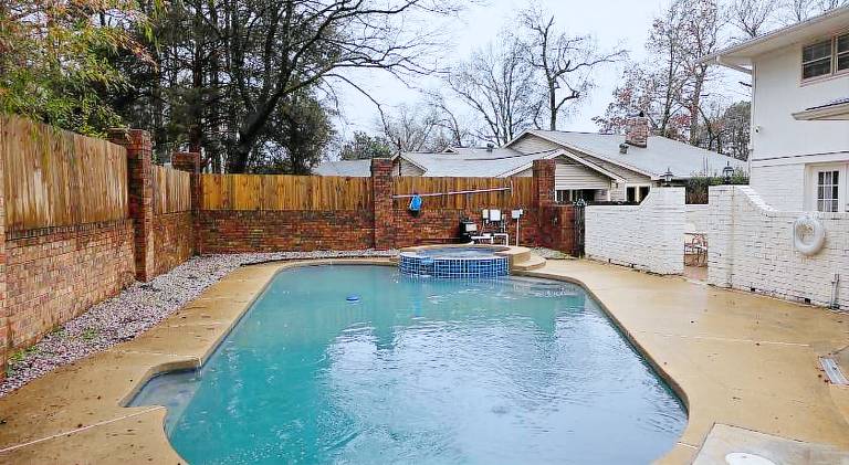 Spacious vacation home with pool | Pets allowed in Memphis, TN