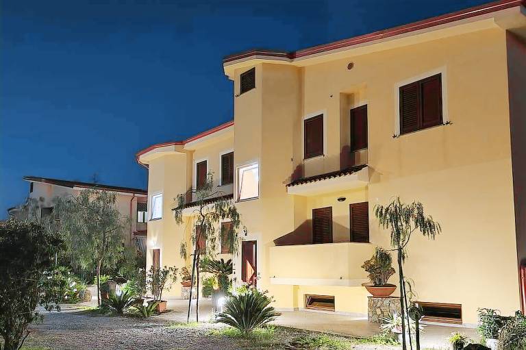 Bed & Breakfast  Scalea
