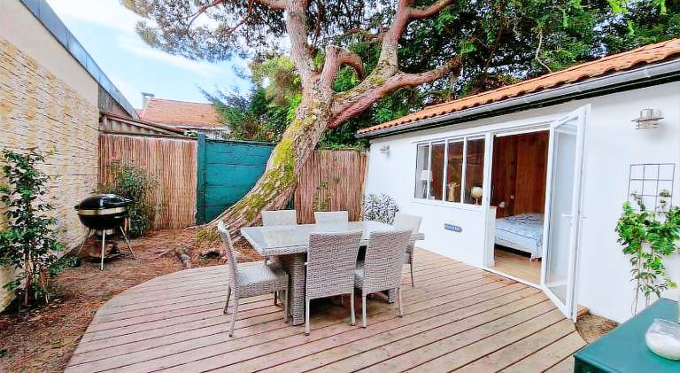 Fully equipped vacation home with jacuzzi, barbeque & yard | Close to the beach | Pet-friendly — photo 5