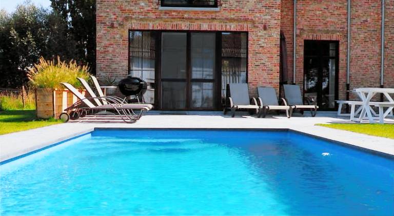 Vacation home with pool | Pet-friendly — photo 4