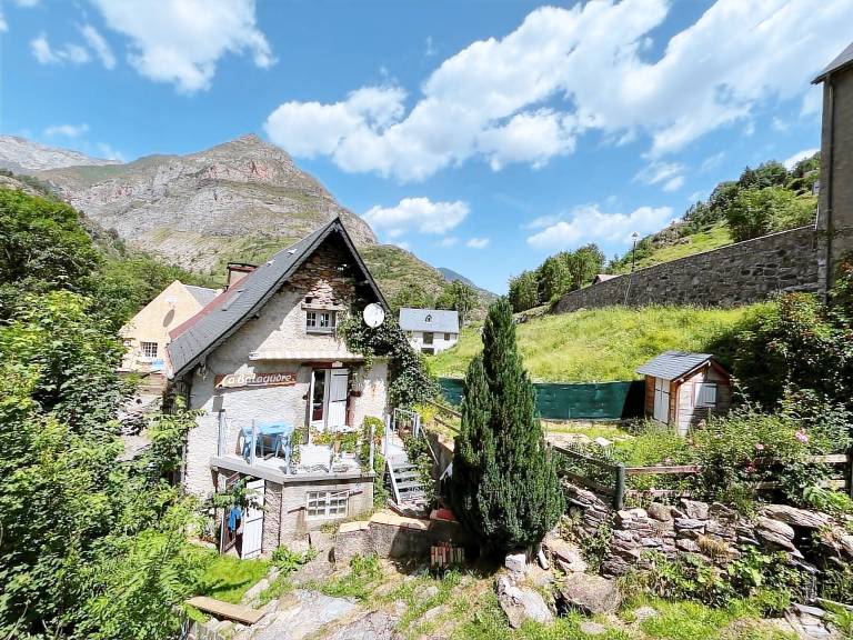 Casa Broto