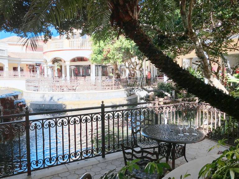 Condo  Barefoot Beach