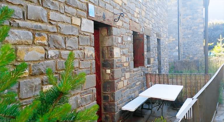 Wonderful chalet with barbeque, terrace & garden | Pets allowed — photo 3
