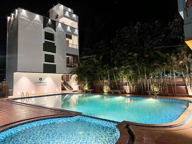 LA MILLIONAIRE LUXURY RESORT