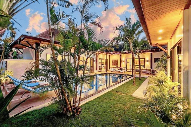 Villa with barbeque & pool — photo 3