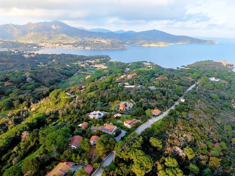 Villa Geko well furnished and immersed in a 4000 m2 park in Straccoligno — photo 2
