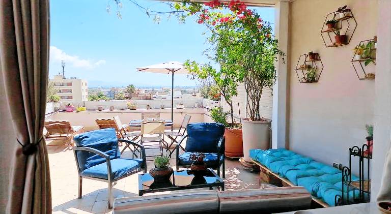 Rental apartment with patio — photo 3