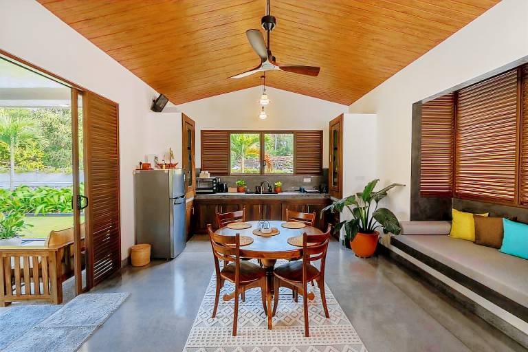 House with yard, grill & pool — photo 4