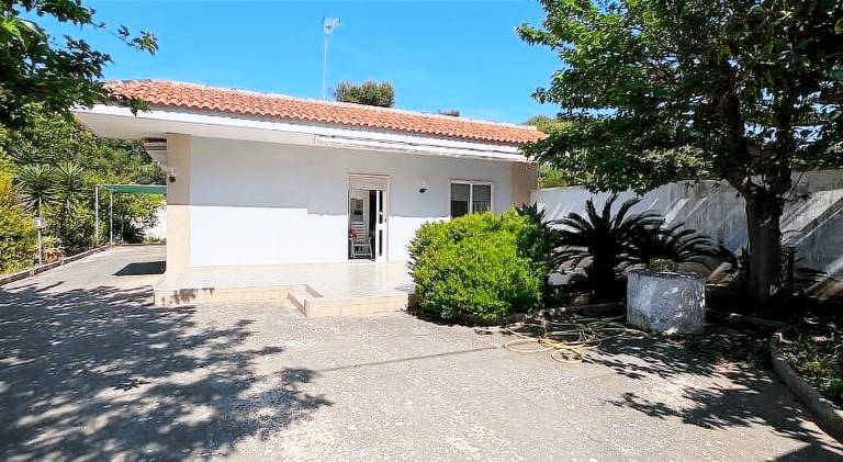 Vacation home with 3 rooms for 6 persons in Melendugno