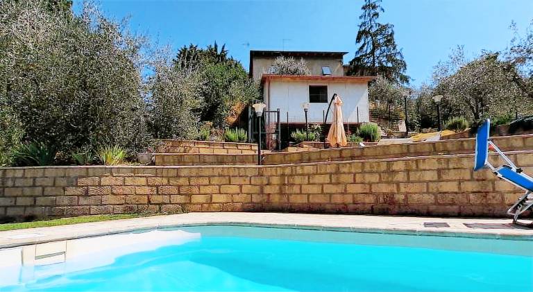 Apartment with garden, patio & pool | Pets are welcome in Terni
