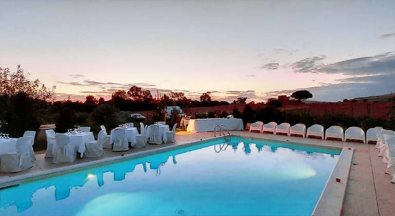 Holiday apartment with patio, yard & pool | Pets allowed — photo 3