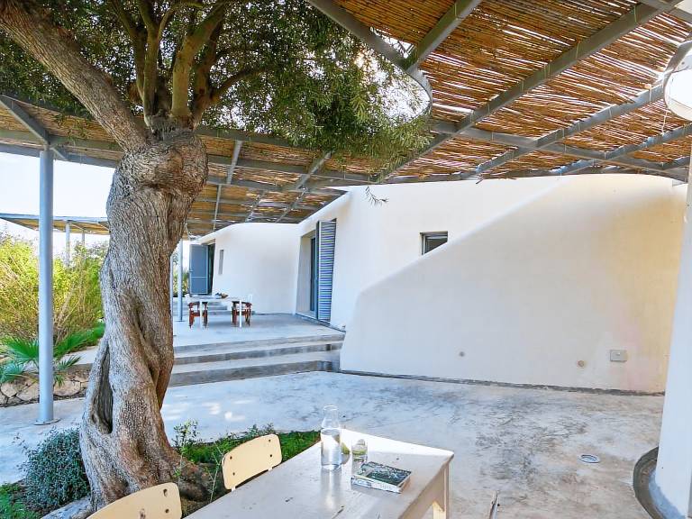 House with barbeque, pool & garden — photo 2