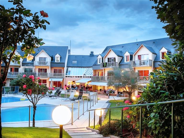 Hotel Mercure Omaha Beach in Port-en-Bessin-Huppain