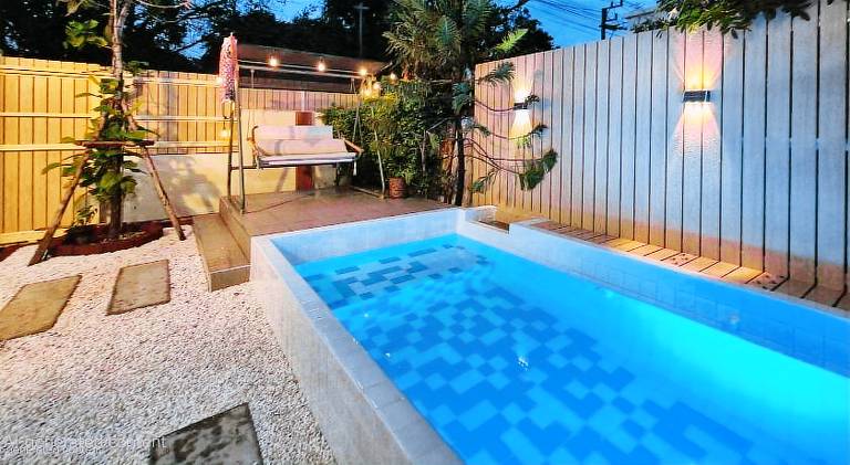 Villa with pool & hot tub in Chonburi