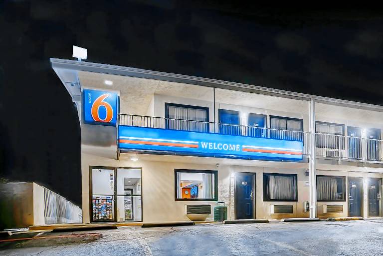 Motel 6 Denton, TX - UNT — photo 3
