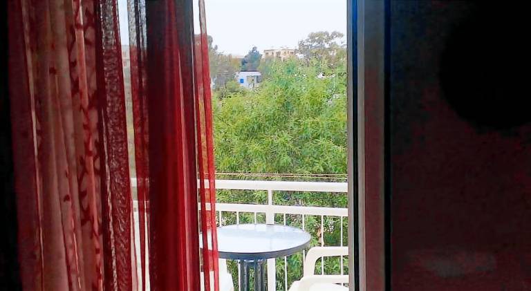 Holiday apartment with terrace & yard — photo 5