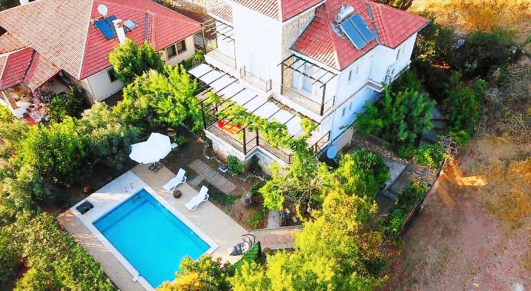 Villa with terrace, garden & private pool | Pet-friendly in Mugla