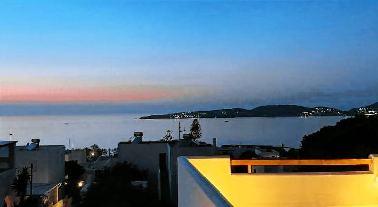 Vacation home with terrace & yard | Next to the beach | Pet-friendly — photo 4
