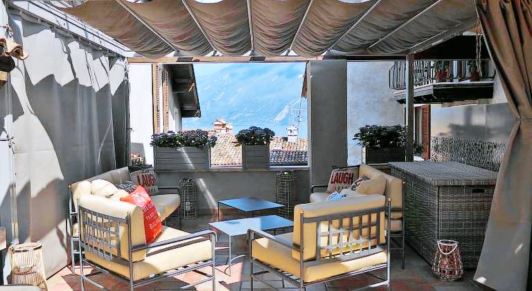 Rental apartment with yard & patio in Limone sul Garda